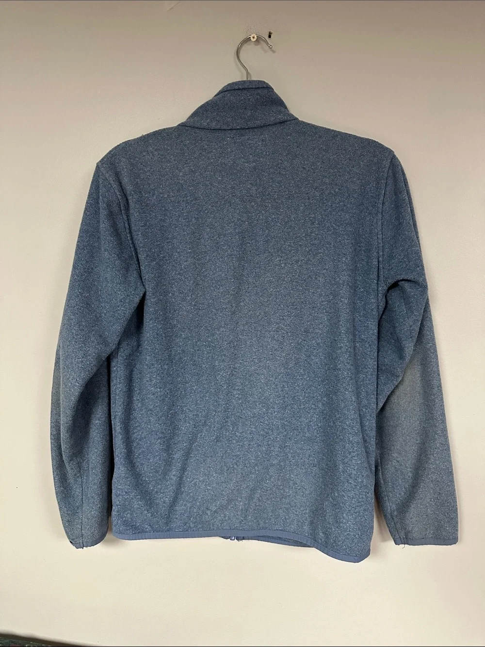 Amazon Essentials Girl or Boy Full Zip Two Pocket Blue fleece jacket, 14-16 XXL